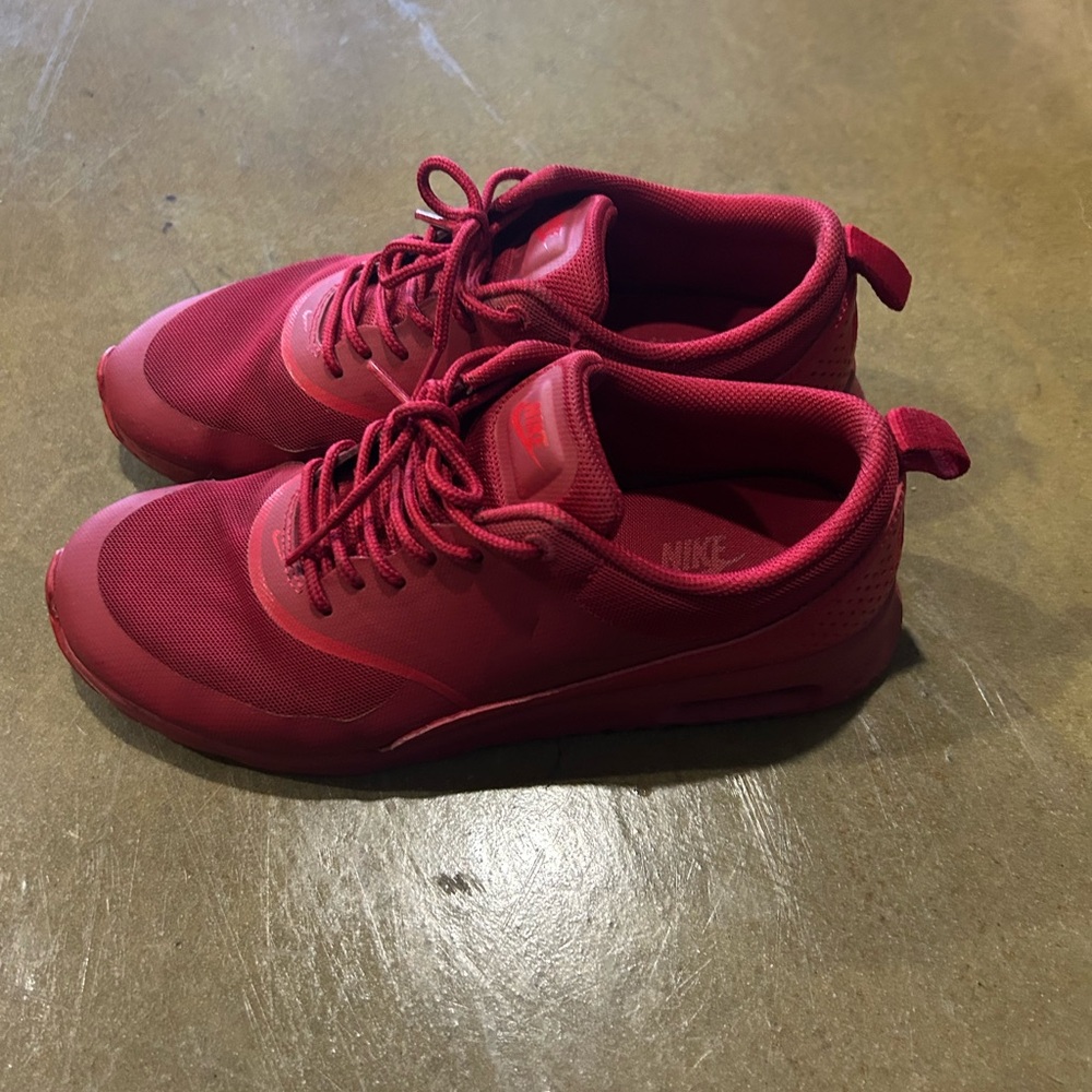 Nike Red Airmax Theas Sleek Minimalist Design